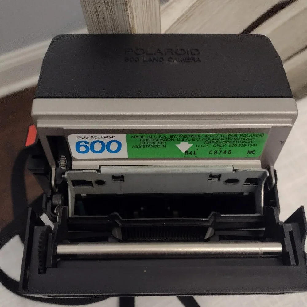Vintage Polaroid Sun 600 LMS Instant Camera untested as is